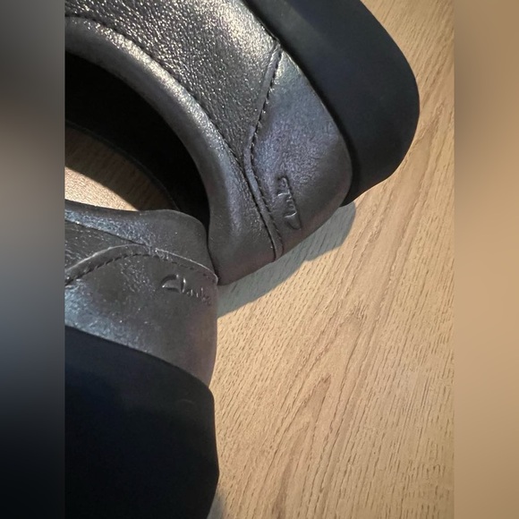 Clark’s Size 7.5 Shoes - Picture 10 of 13